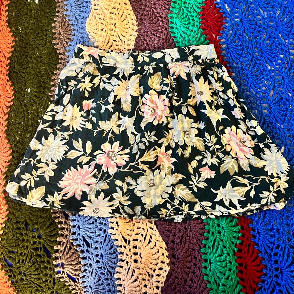 Floral Printed Mini Skirt 🌿